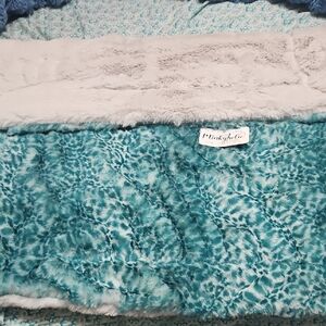 Minkyholic Teal Baby Leo Wispy Baby Blanket 30x36